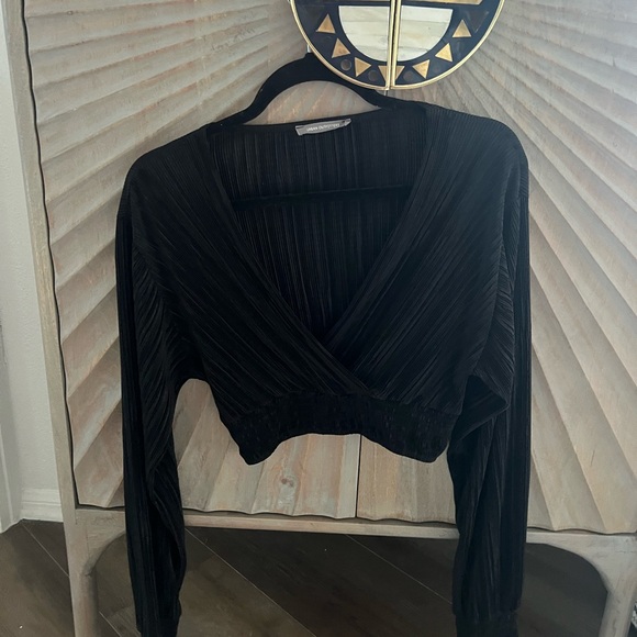 Black Urban Outfitters Cropped Long Sleeve - Picture 3 of 5